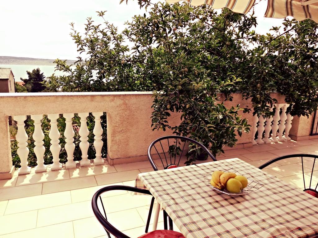 Apartmani Simic Starigrad Exterior photo
