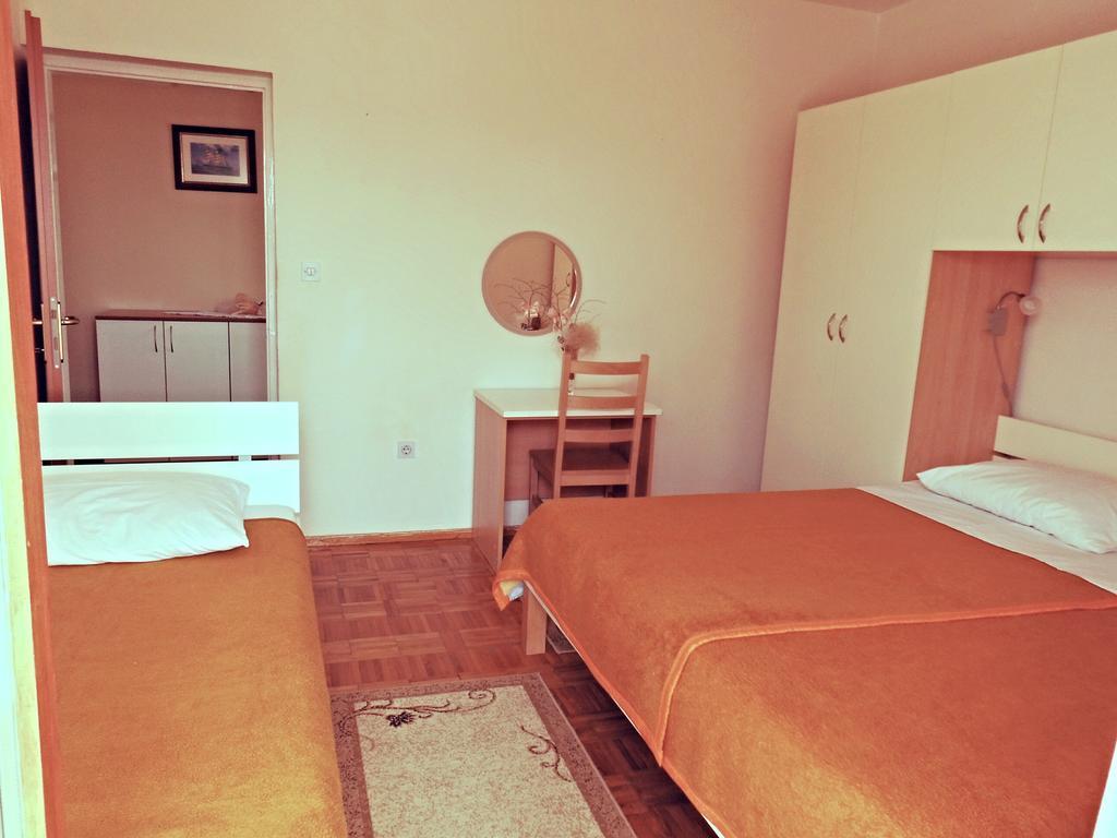 Apartmani Simic Starigrad Exterior photo