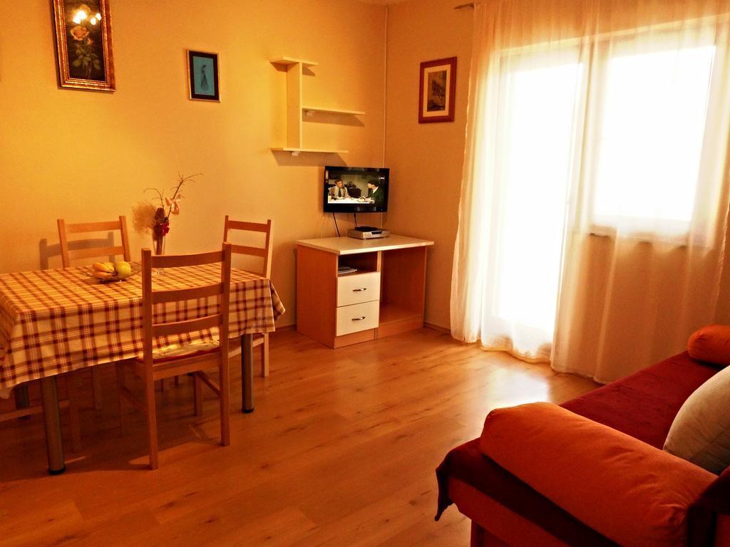 Apartmani Simic Starigrad Exterior photo